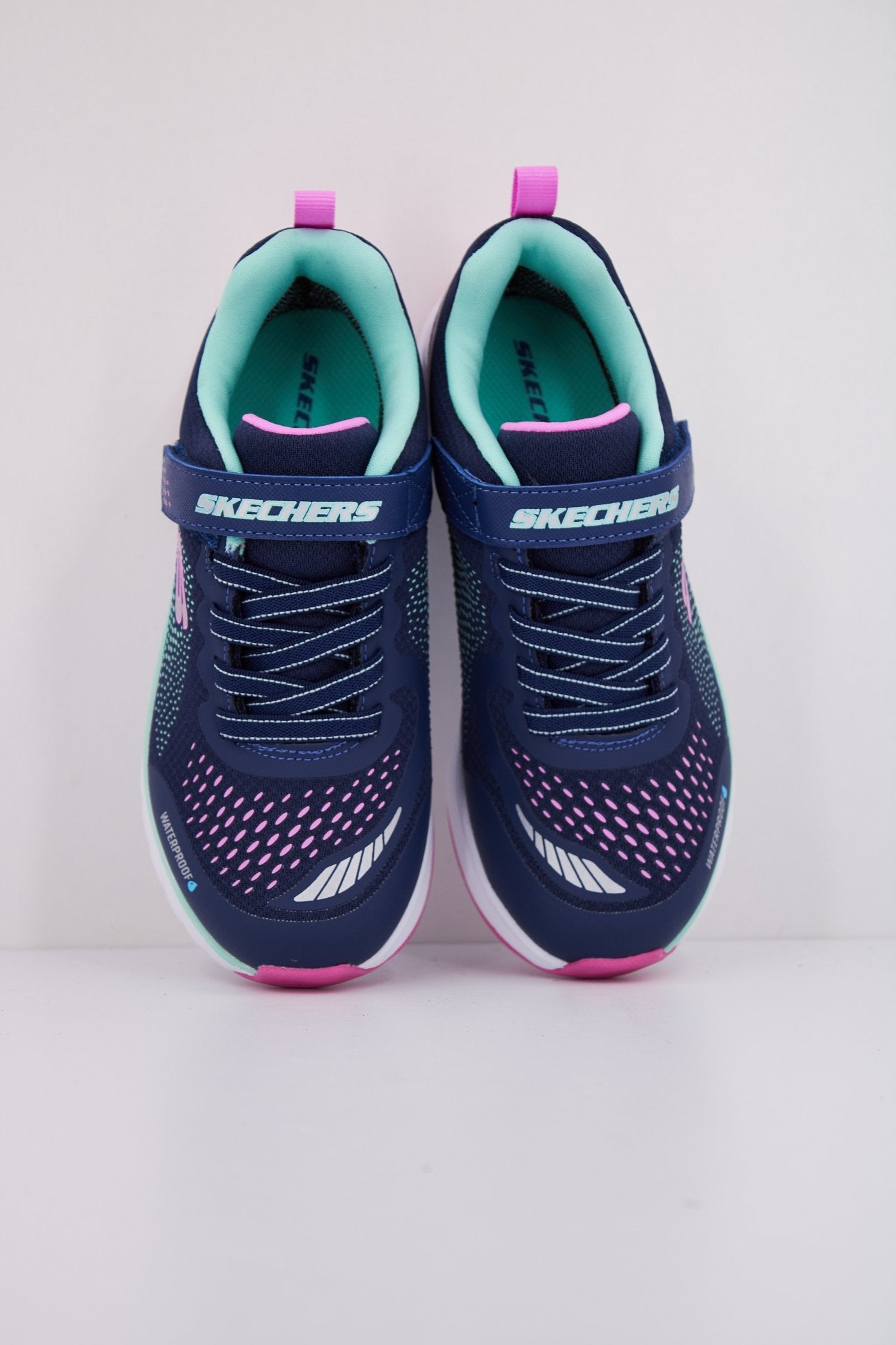 SKECHERS ULTRA GROOVE-HYDRO M en color NVMT  (3)