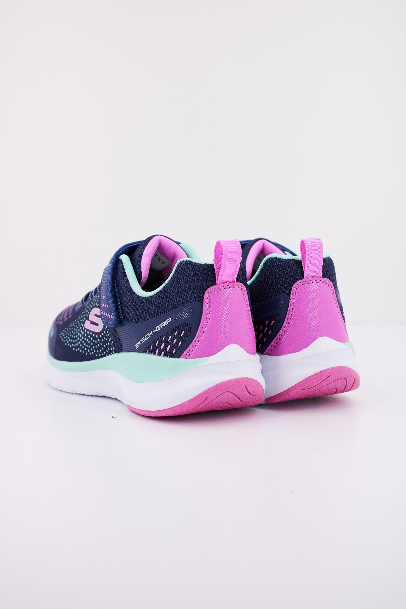 SKECHERS ULTRA GROOVE-HYDRO M en color NVMT  (4)
