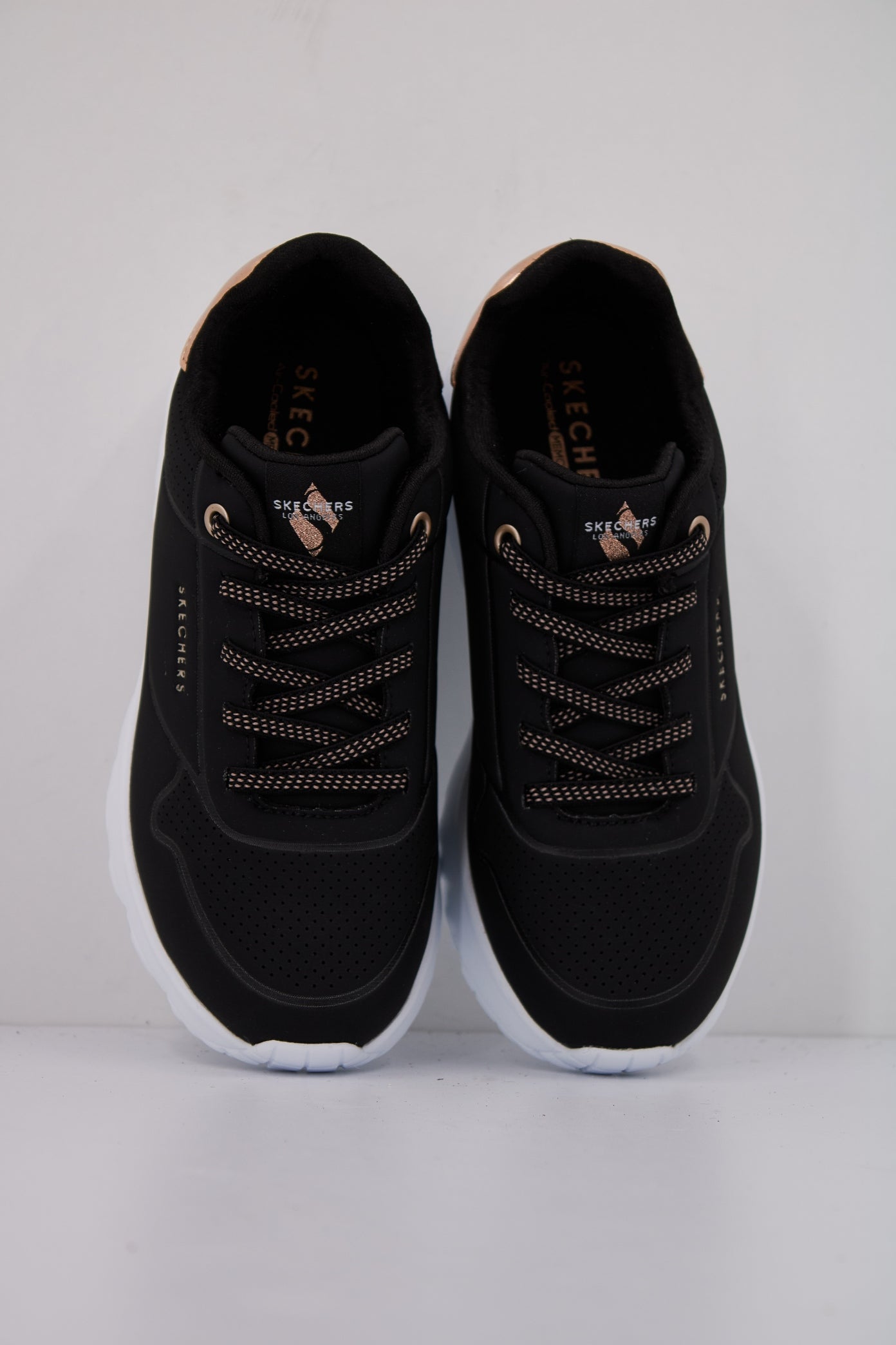 SKECHERS UNO LITE-METALLIC MO en color BLK  (3)