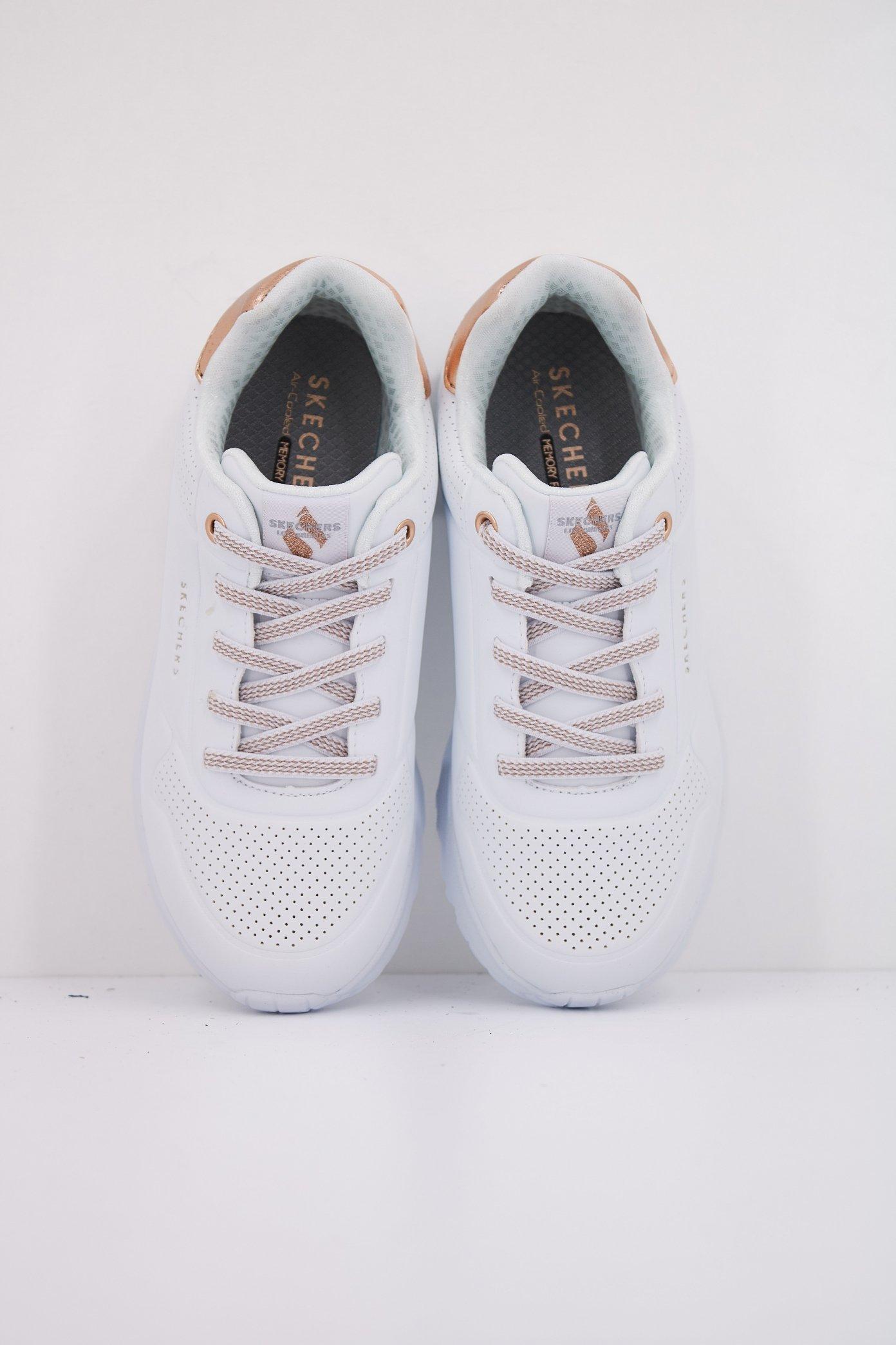 SKECHERS UNO LITE-METALLIC MO en color WHT  (3)