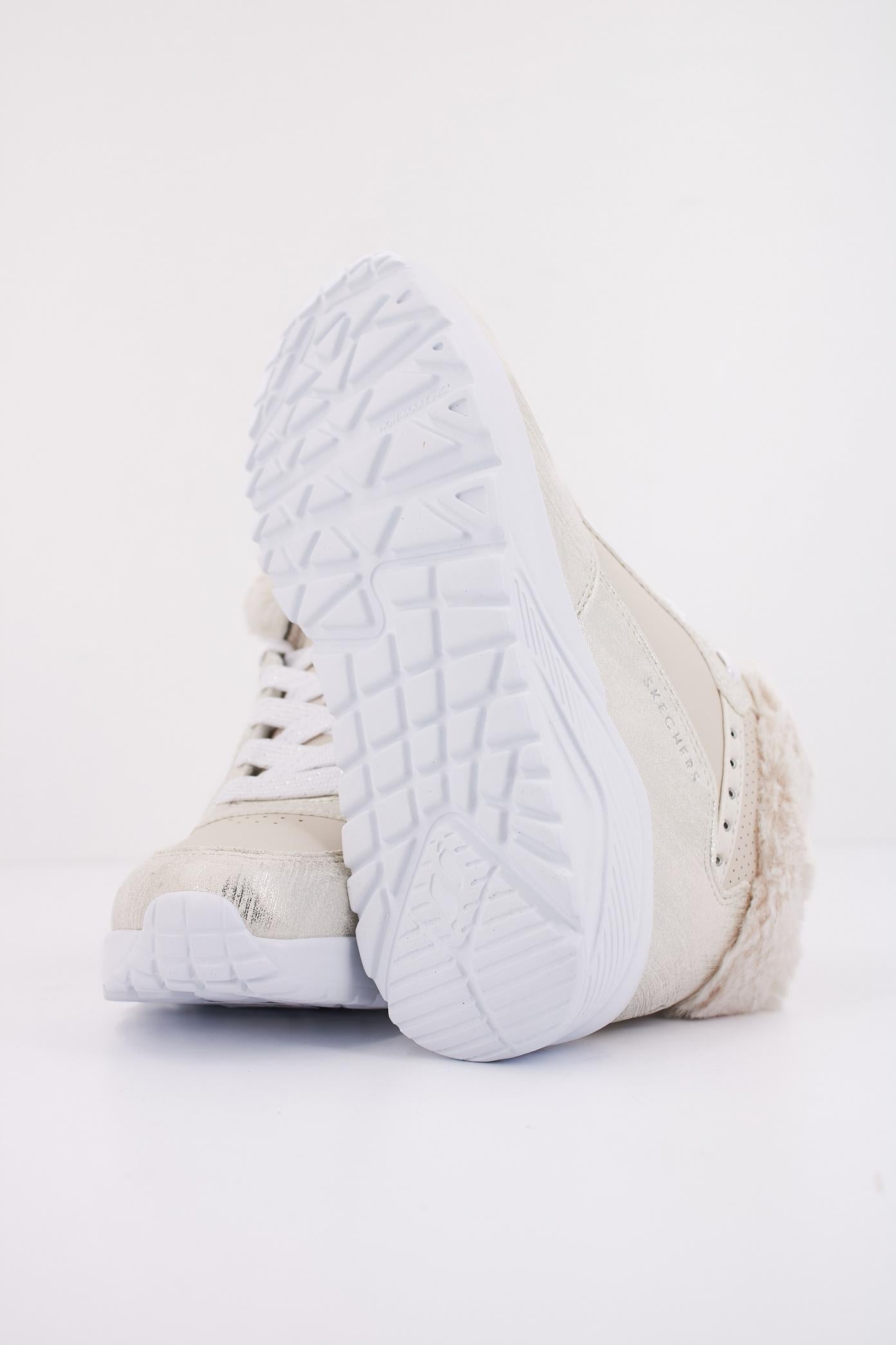 SKECHERS UNO LITE - COMFURT C en color NAT  (5)