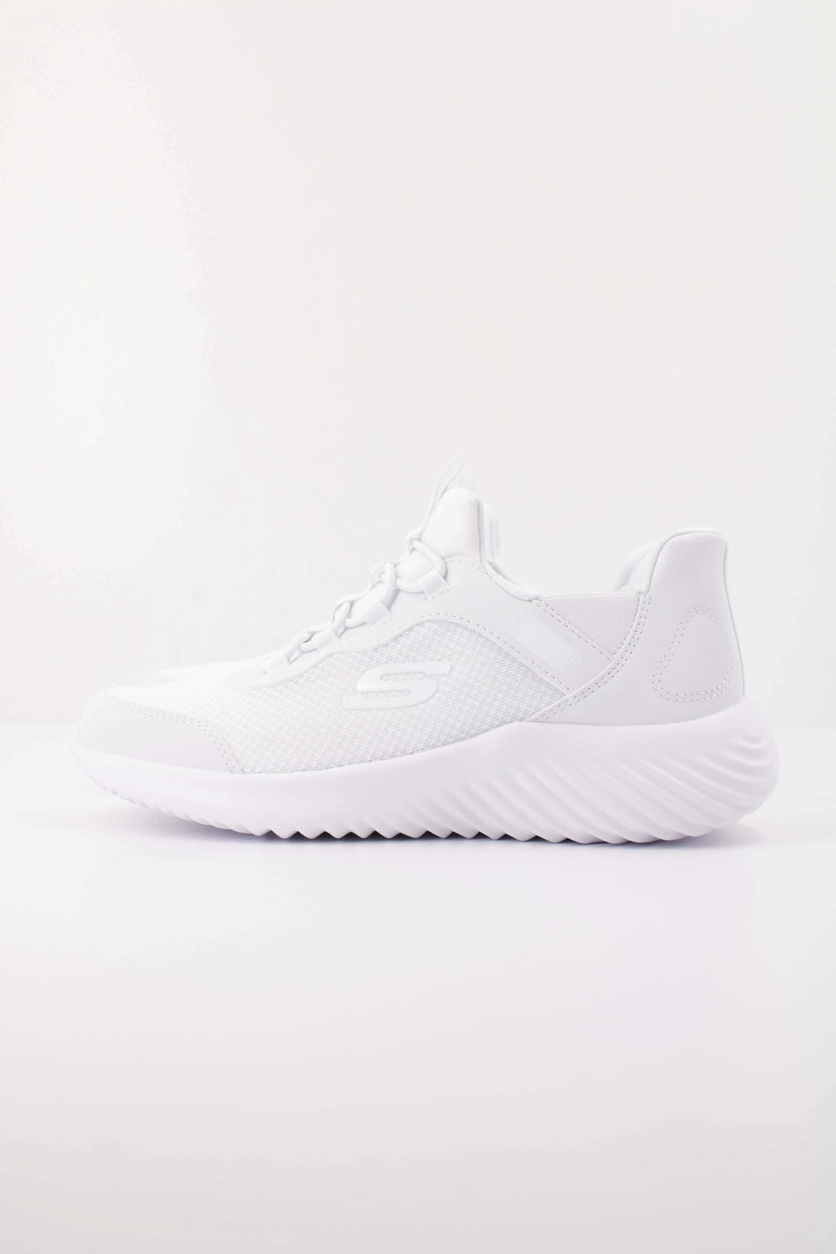 SKECHERS BOUNDER - BRISK-BURS en color WHT  (1)