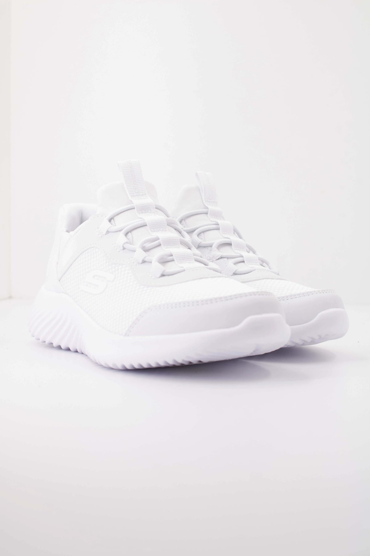 SKECHERS BOUNDER - BRISK-BURS en color WHT  (2)
