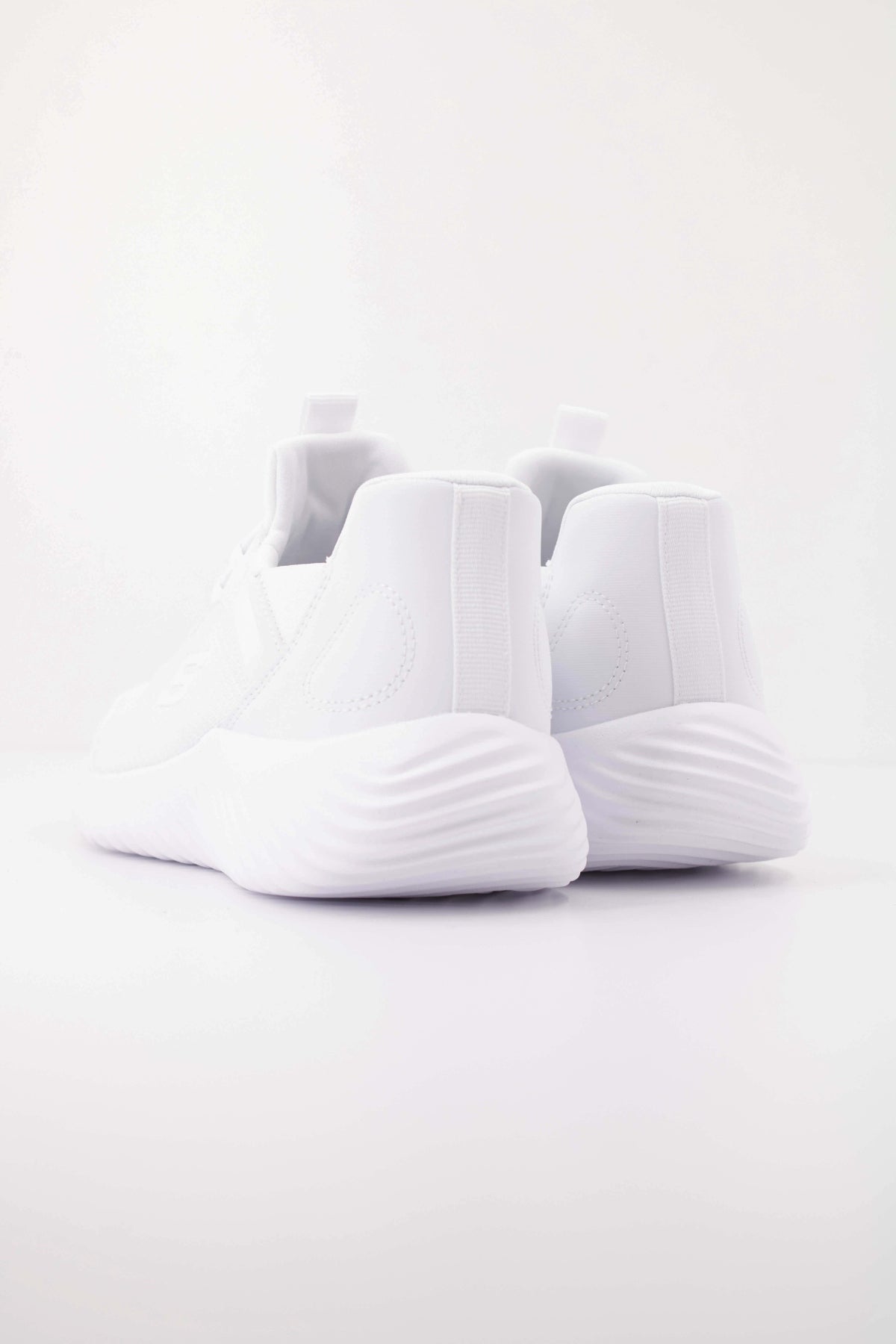 SKECHERS BOUNDER - BRISK-BURS en color WHT  (4)