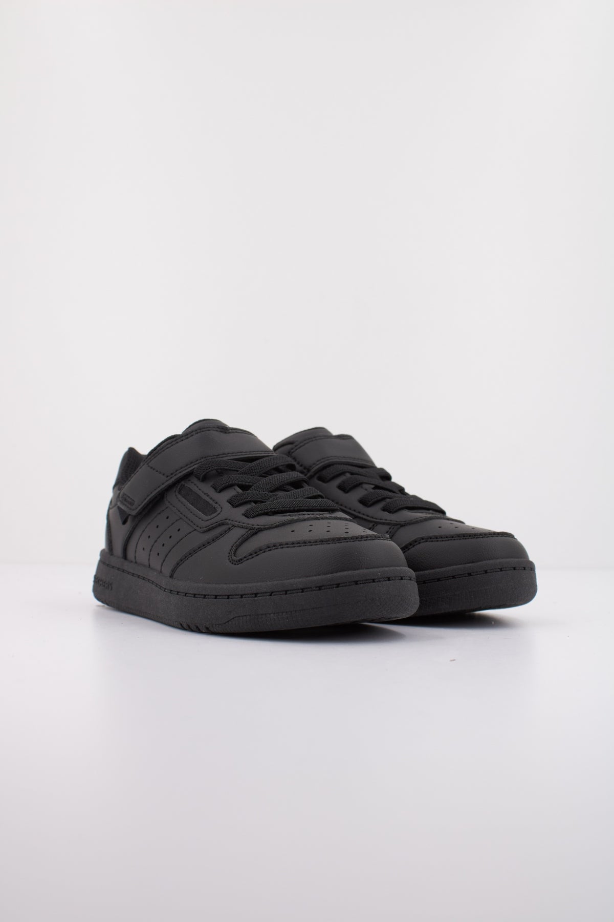 SKECHERS QUICK STREET en color BBK  (2)