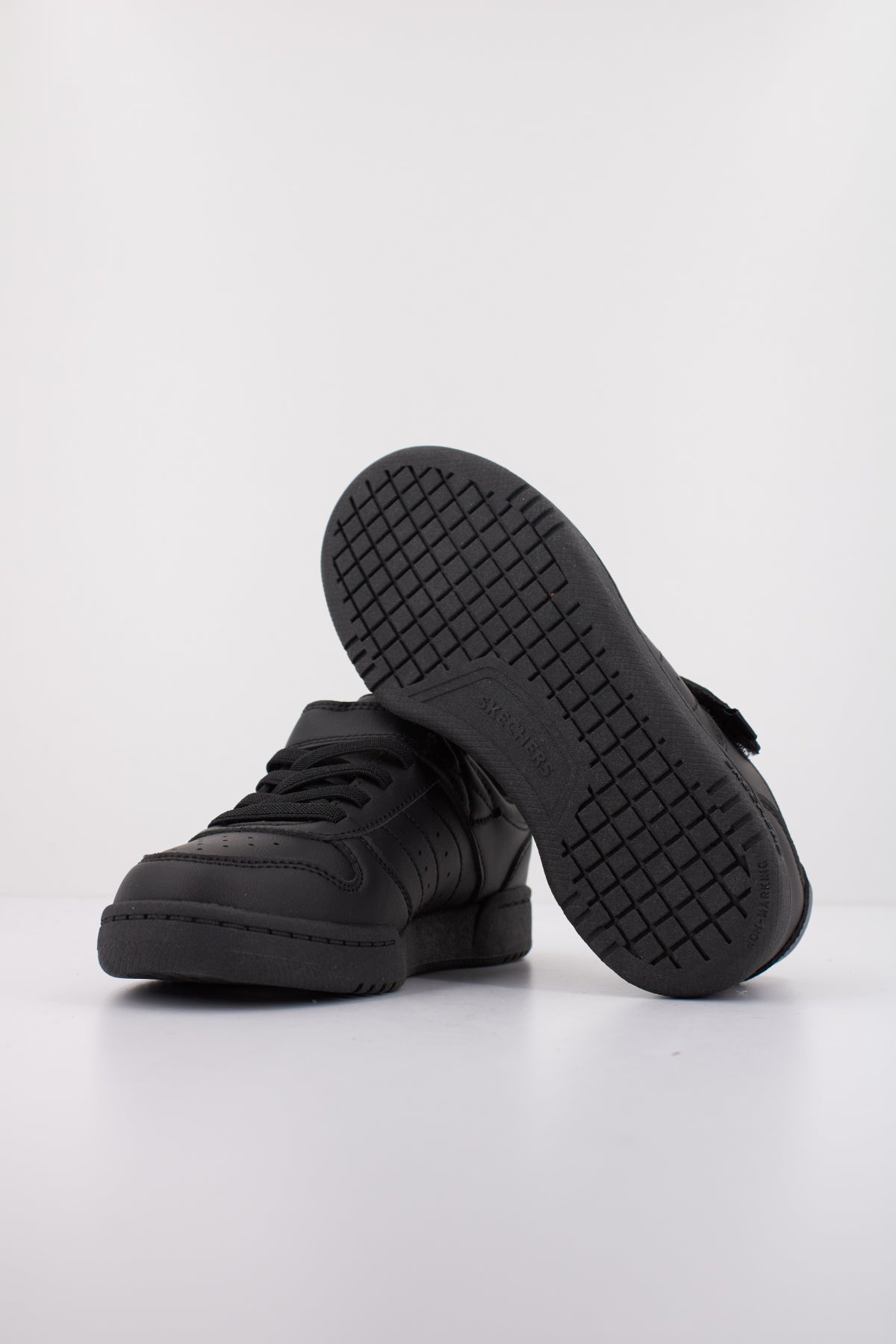 SKECHERS QUICK STREET en color BBK  (5)