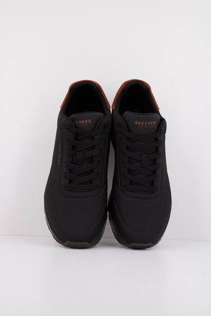 SKECHERS UNO - SUITED ON AIR en color BBK  (3)