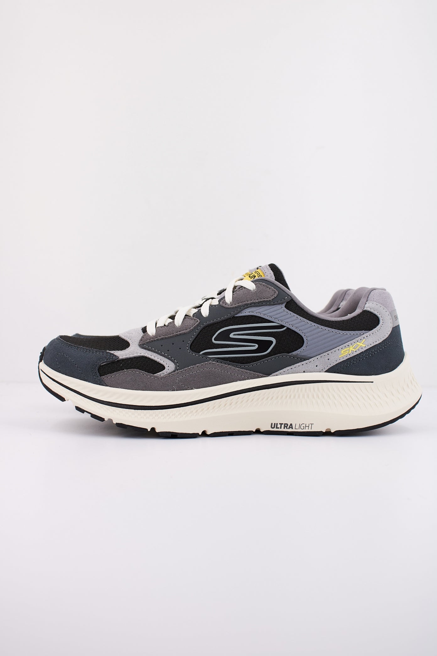 SKECHERS RUN CONSISTENT . en color CCBK  (1)