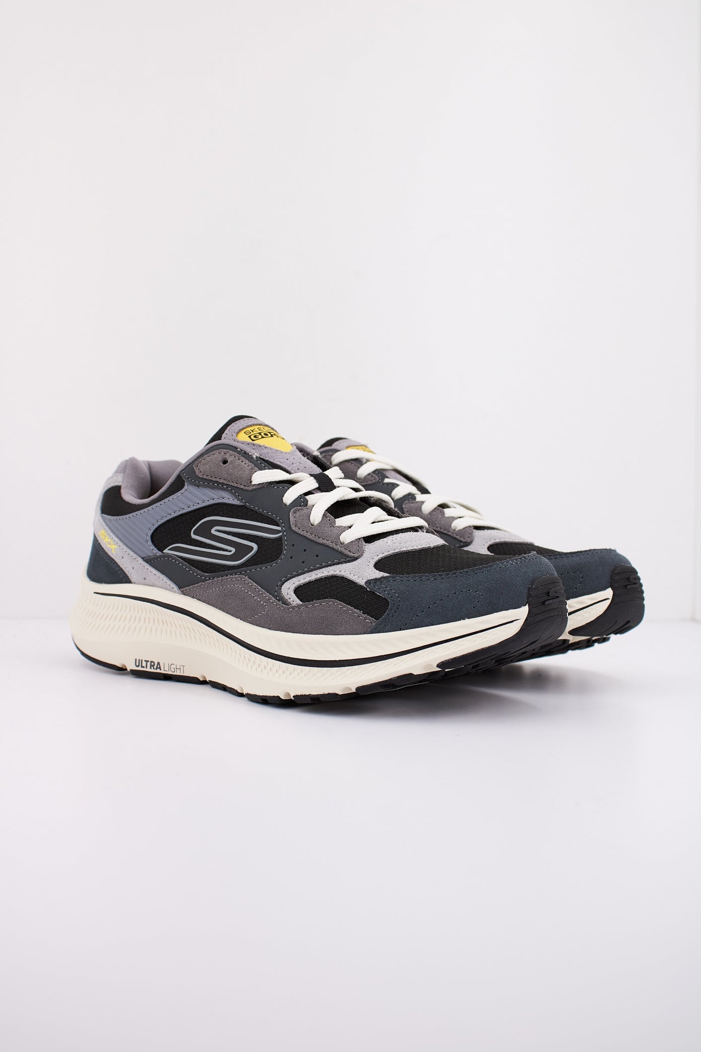 SKECHERS RUN CONSISTENT . en color CCBK  (2)