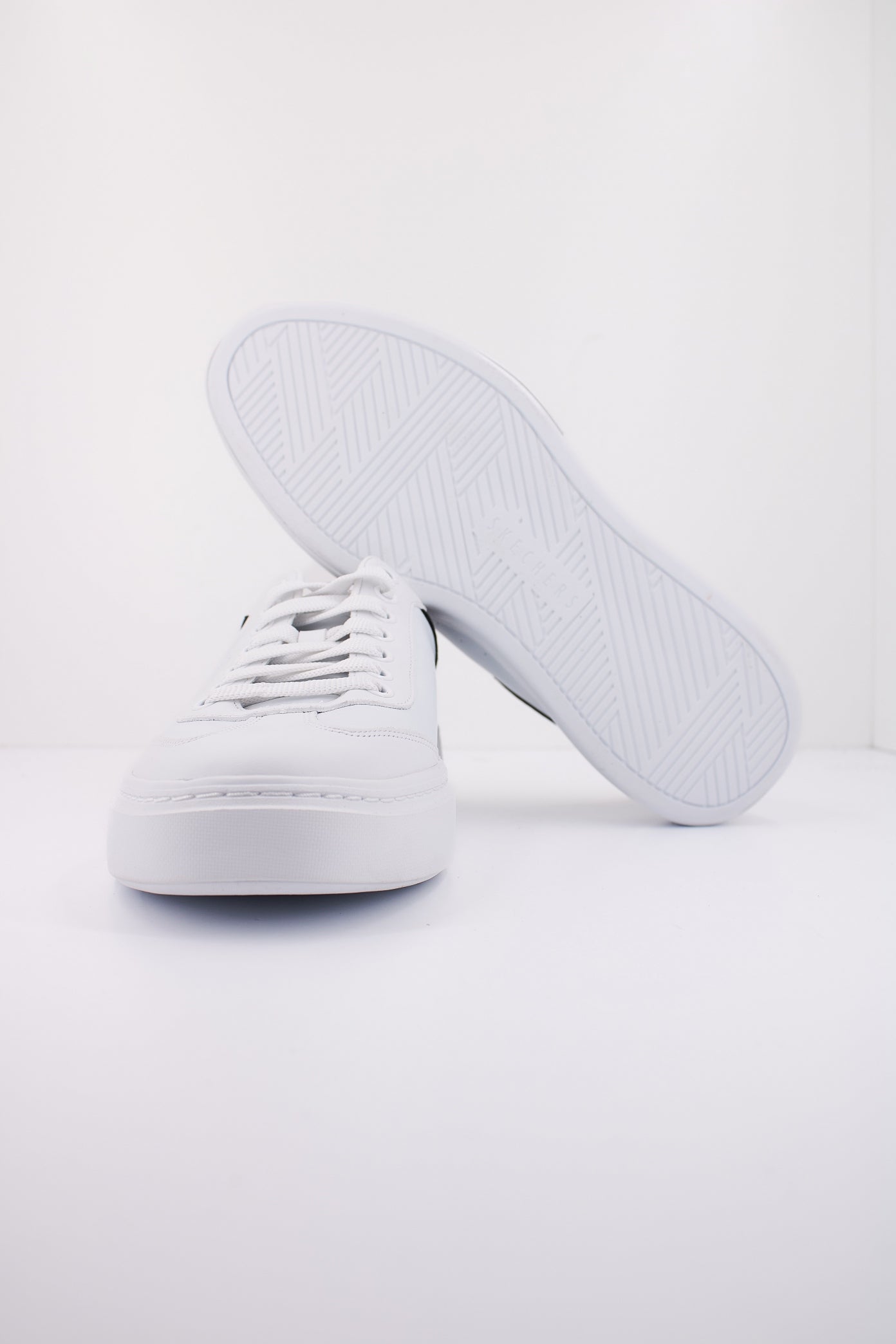 SKECHERS CORDOVA CLASSIC - LI en color WBK  (5)