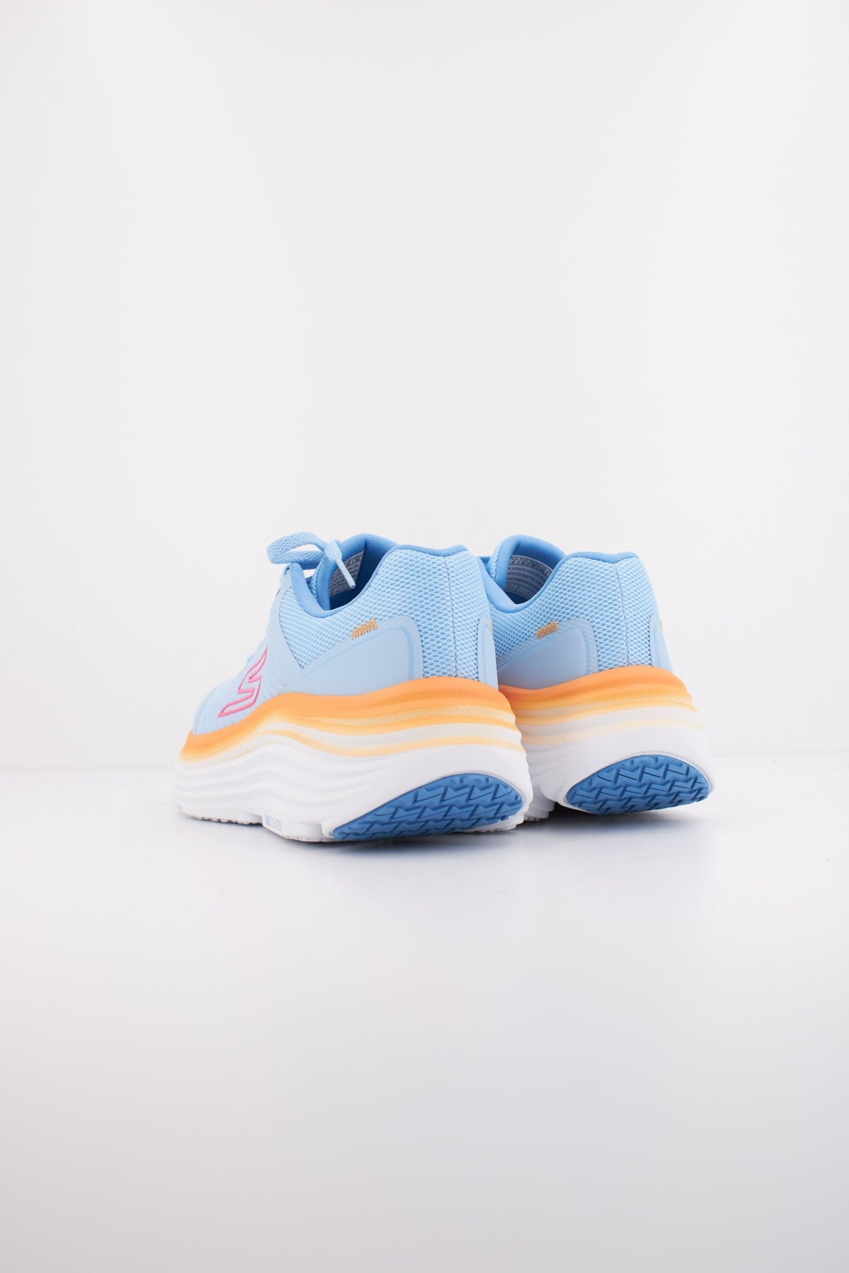 SKECHERS MAX CUSHIONING ENDEA en color BLOR  (4)