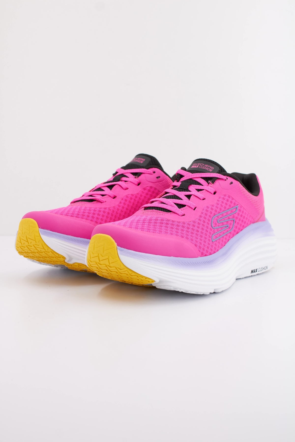 SKECHERS  MAX CUSHIONING ENDE en color RAS  (2)