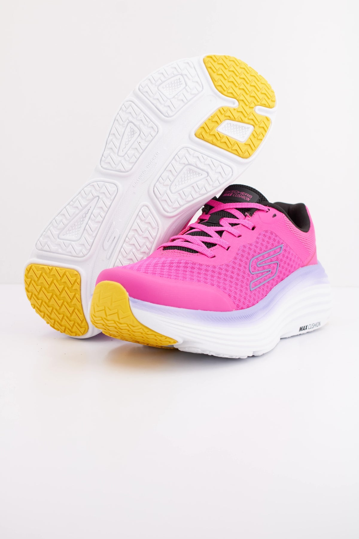 SKECHERS  MAX CUSHIONING ENDE en color RAS  (5)