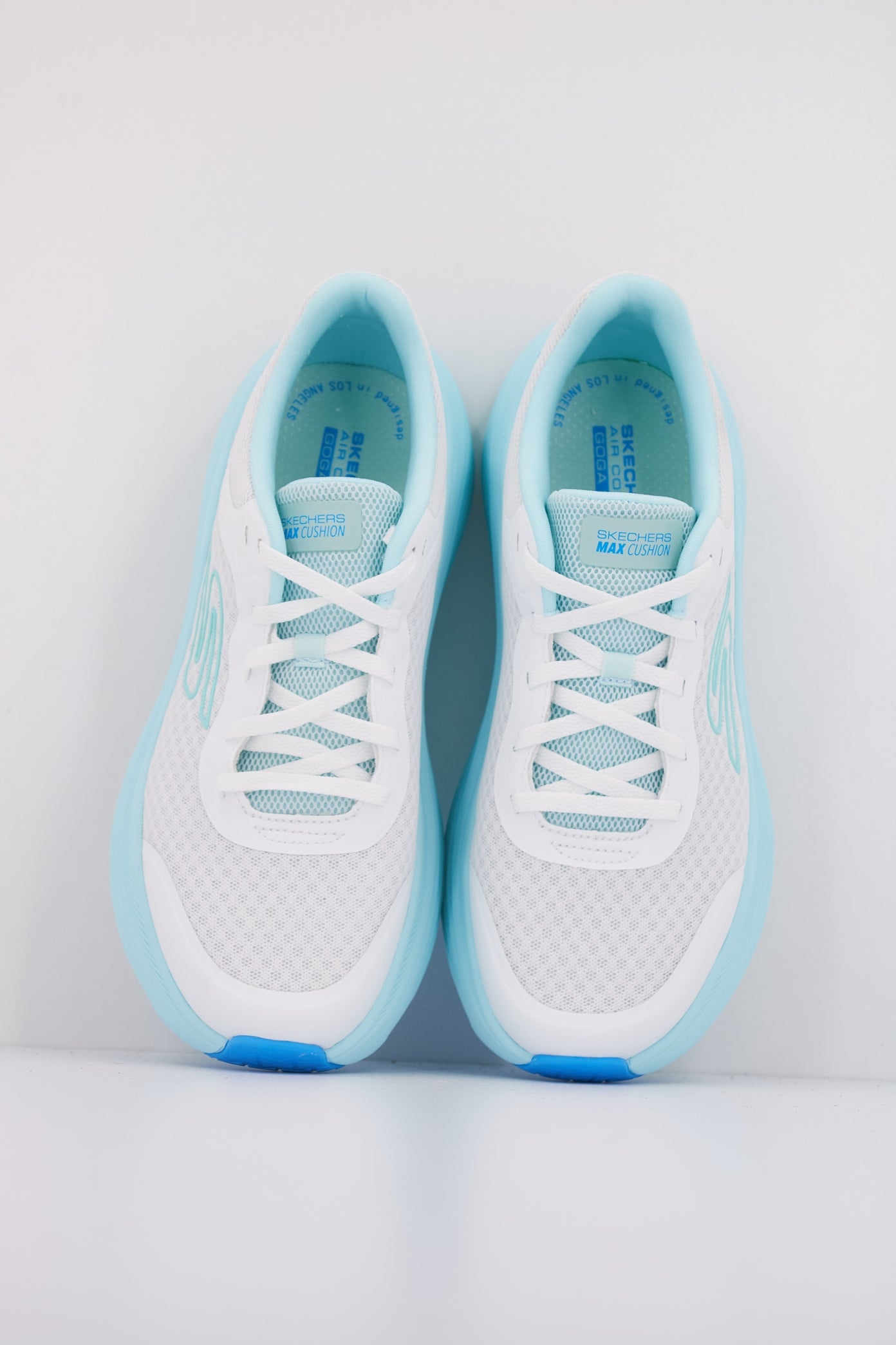 SKECHERS MAX CUSHIONING ENDEA en color WLB  (3)