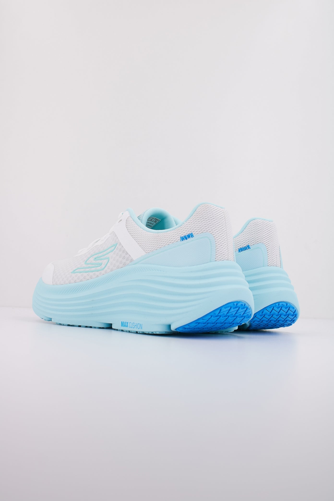 SKECHERS MAX CUSHIONING ENDEA en color WLB  (4)