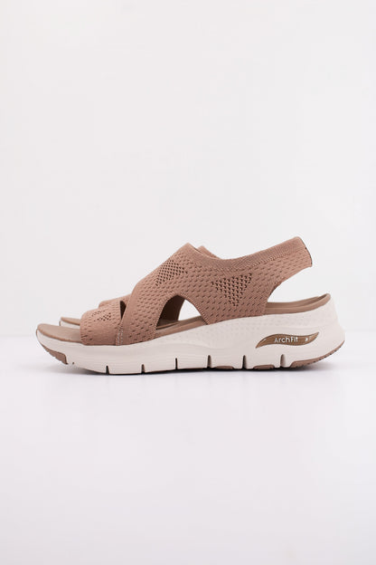 SKECHERS ARCH FIT en color MOC  (1)
