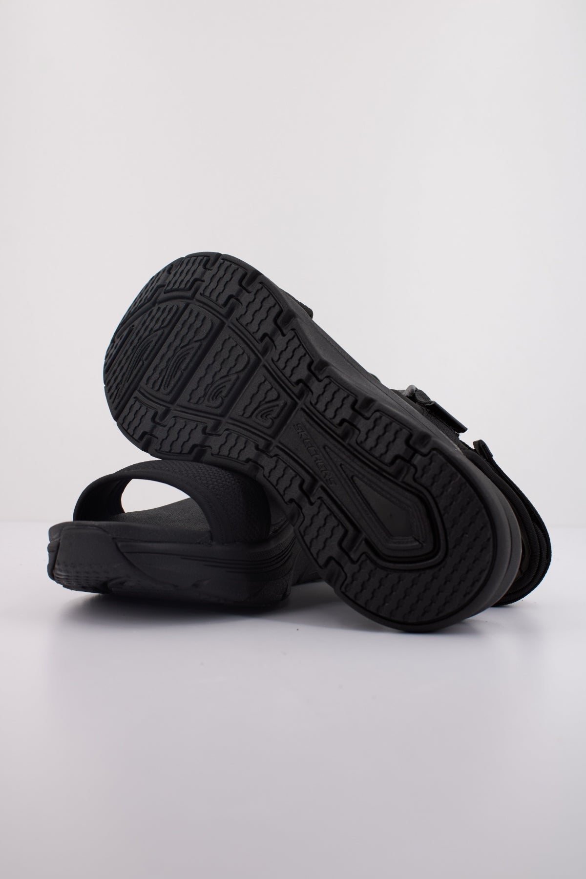 SKECHERS D'LUX WALKER en color BBK  (5)