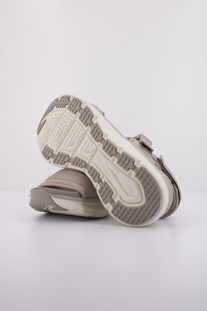 SKECHERS D'LUX WALKER en color TPE  (5)