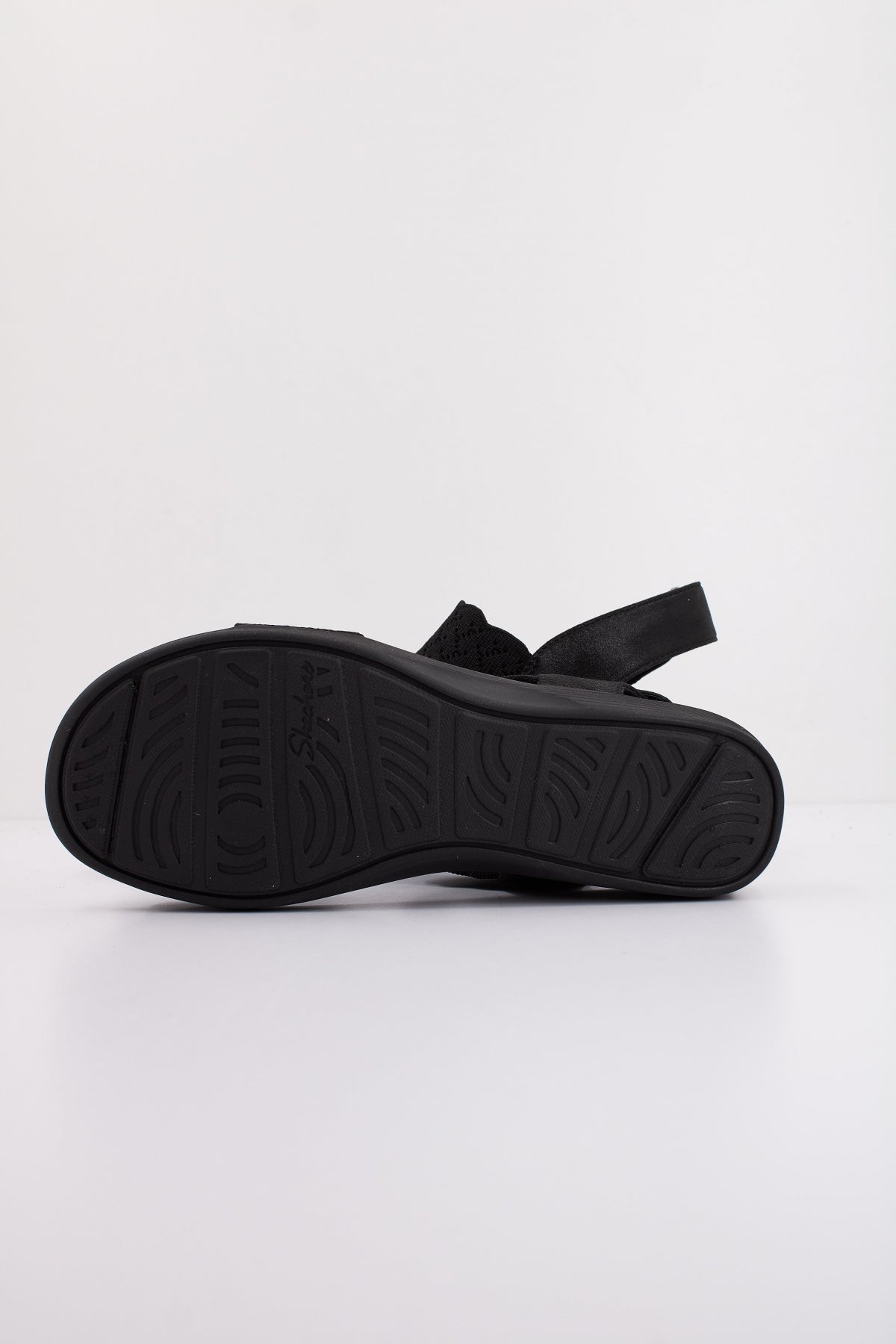 SKECHERS ARYA en color BBK  (5)