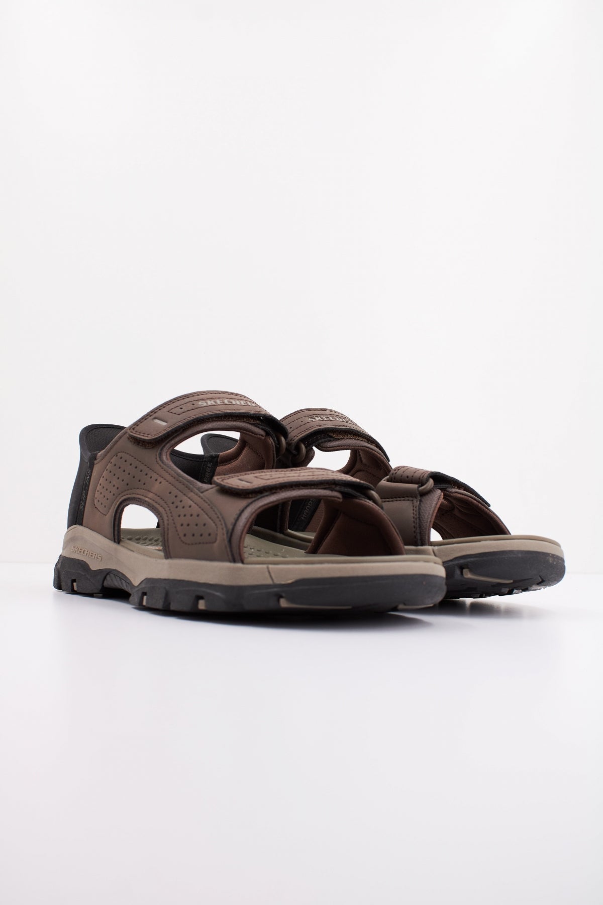 SKECHERS SLIP-INS TRESMEN-REE en color CHOC  (2)