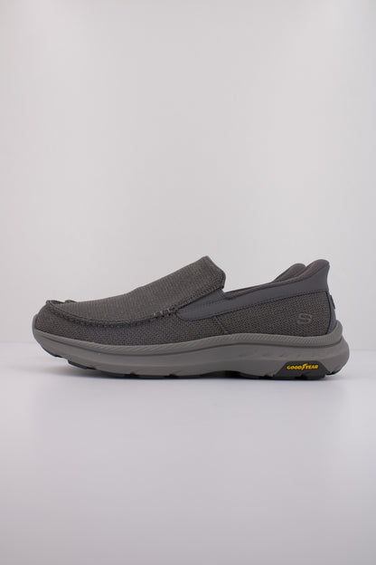 SKECHERS G POLLARD en color GRY  (1)