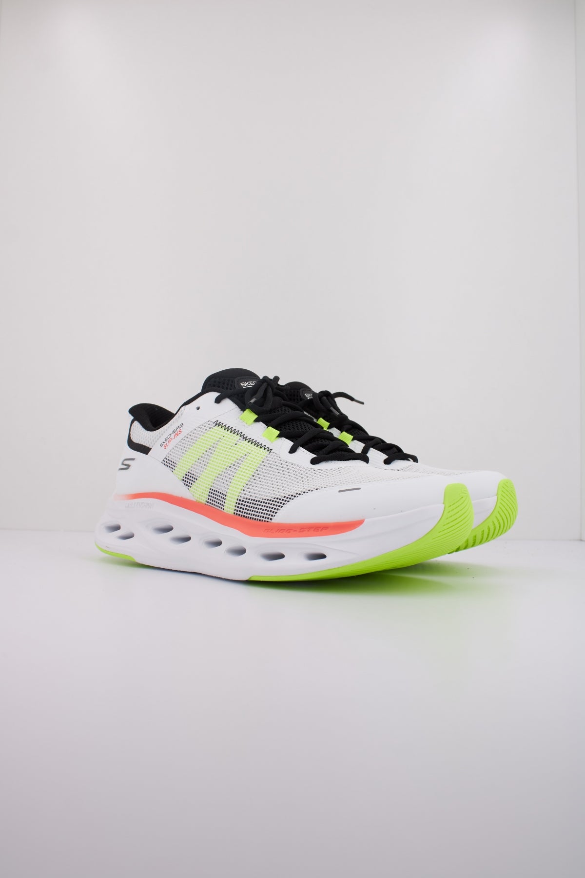 SKECHERS MAX XUSHIONING GLIDE en color WMLT  (2)