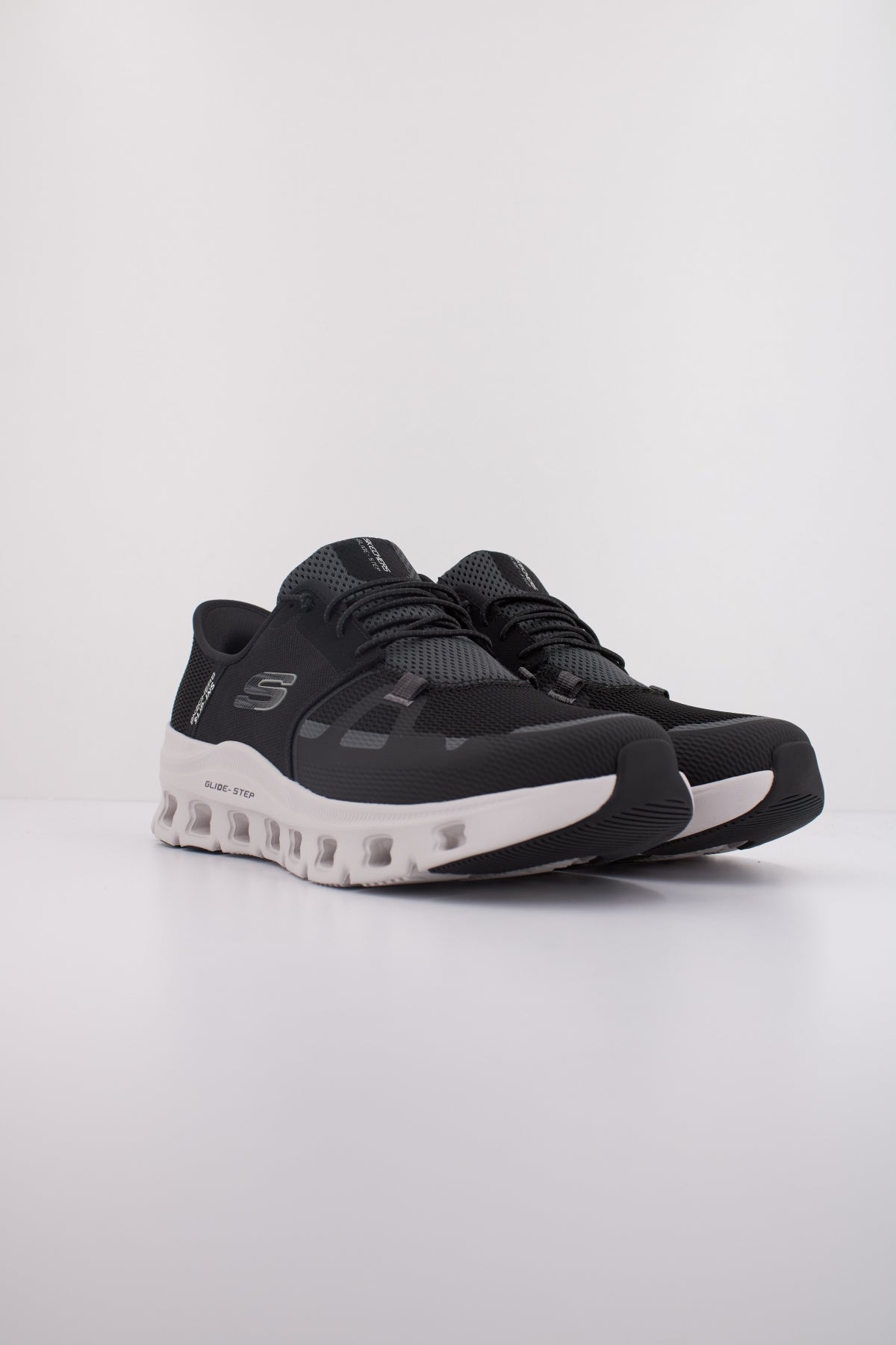 SKECHERS  GLIDE STEP PRO  en color BLK  (2)