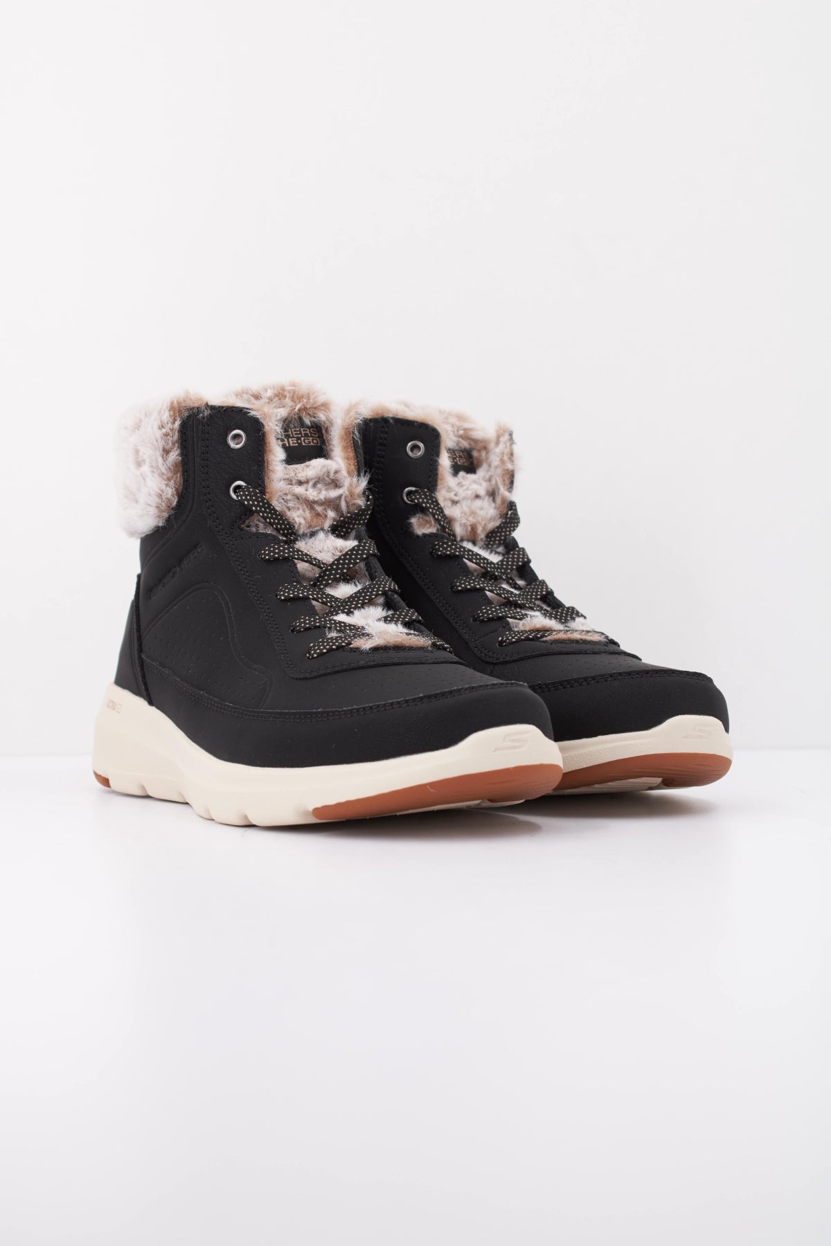 SKECHERS GLACIAL ULTRA MOUNTA en color BLK  (2)
