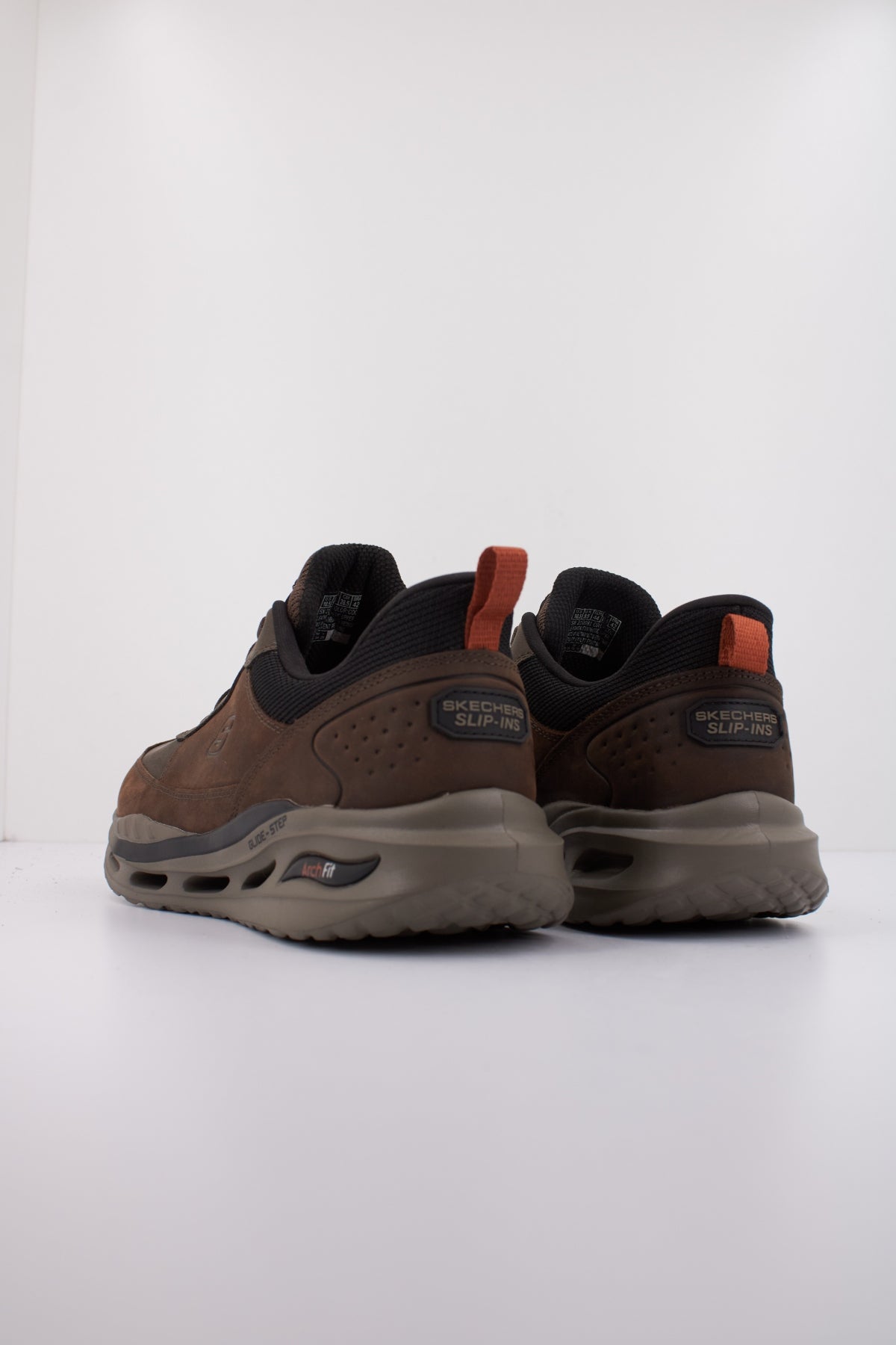 SKECHERS ARCH FIT ORVAN - MOX en color COC  (4)