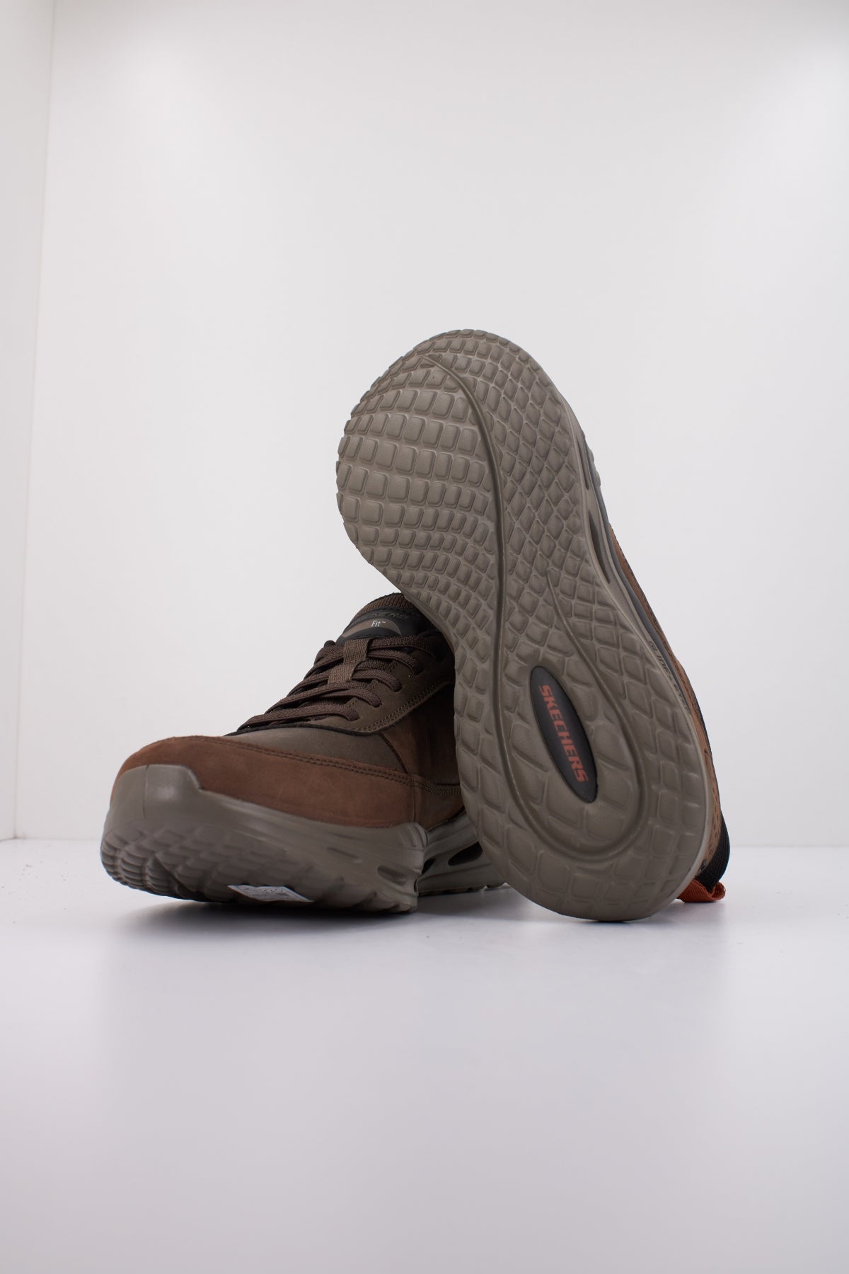 SKECHERS ARCH FIT ORVAN - MOX en color COC  (5)