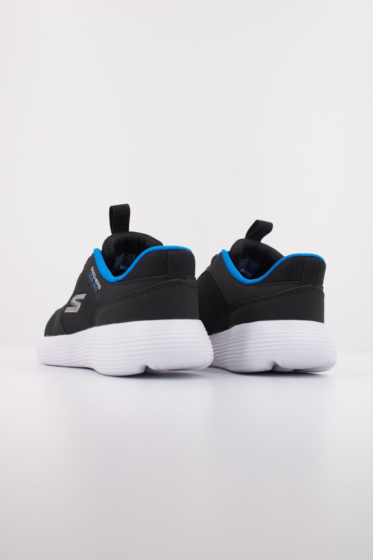 SKECHERS RUN  V TURBO BRI en color BKRY  (4)