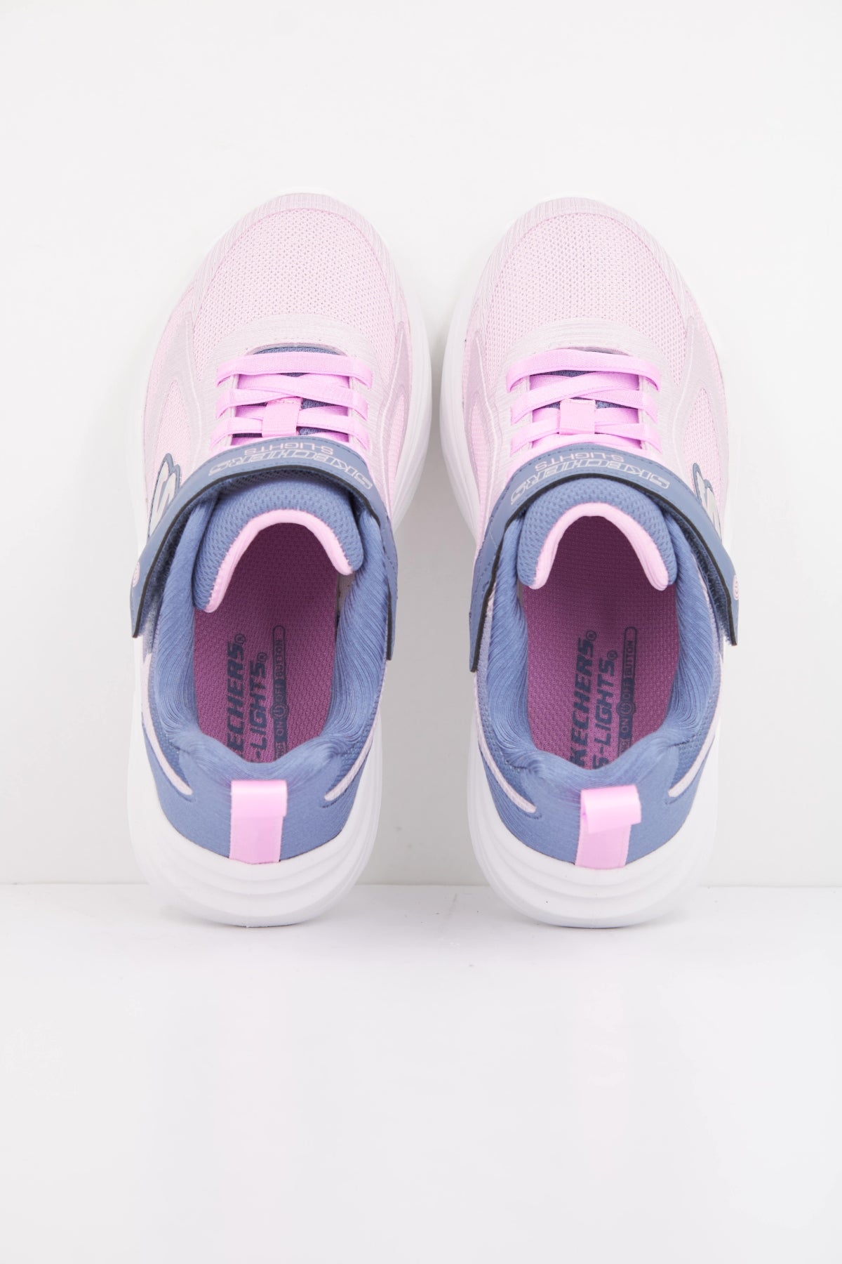 SKECHERS SOLA GLOW . en color GYPK  (3)