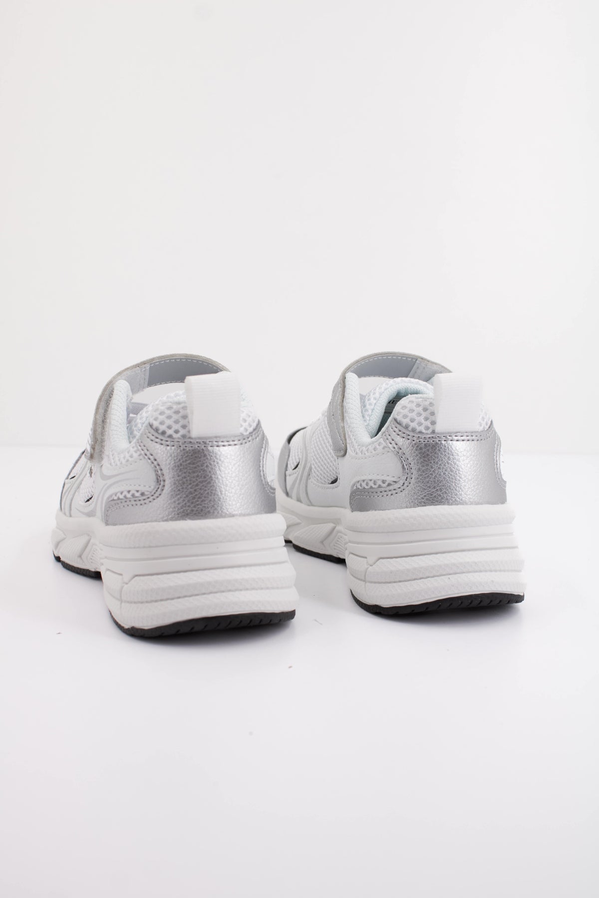 SKECHERS RETRO GRAPH en color WSL  (4)