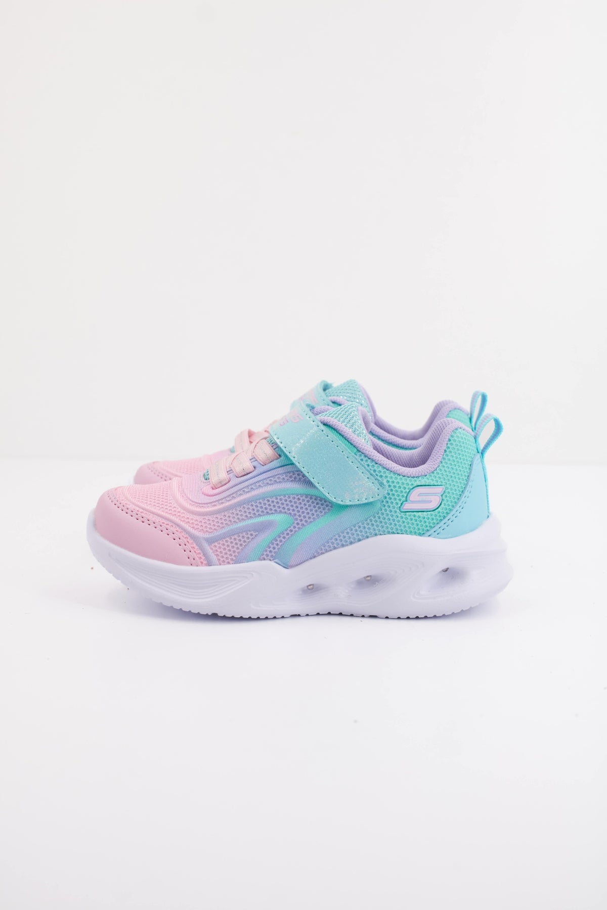 SKECHERS SOLA GLOW en color AQMT  (1)