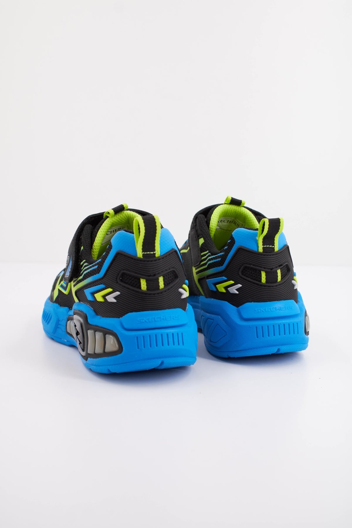 SKECHERS LIGHT STORM  en color BBLM  (4)