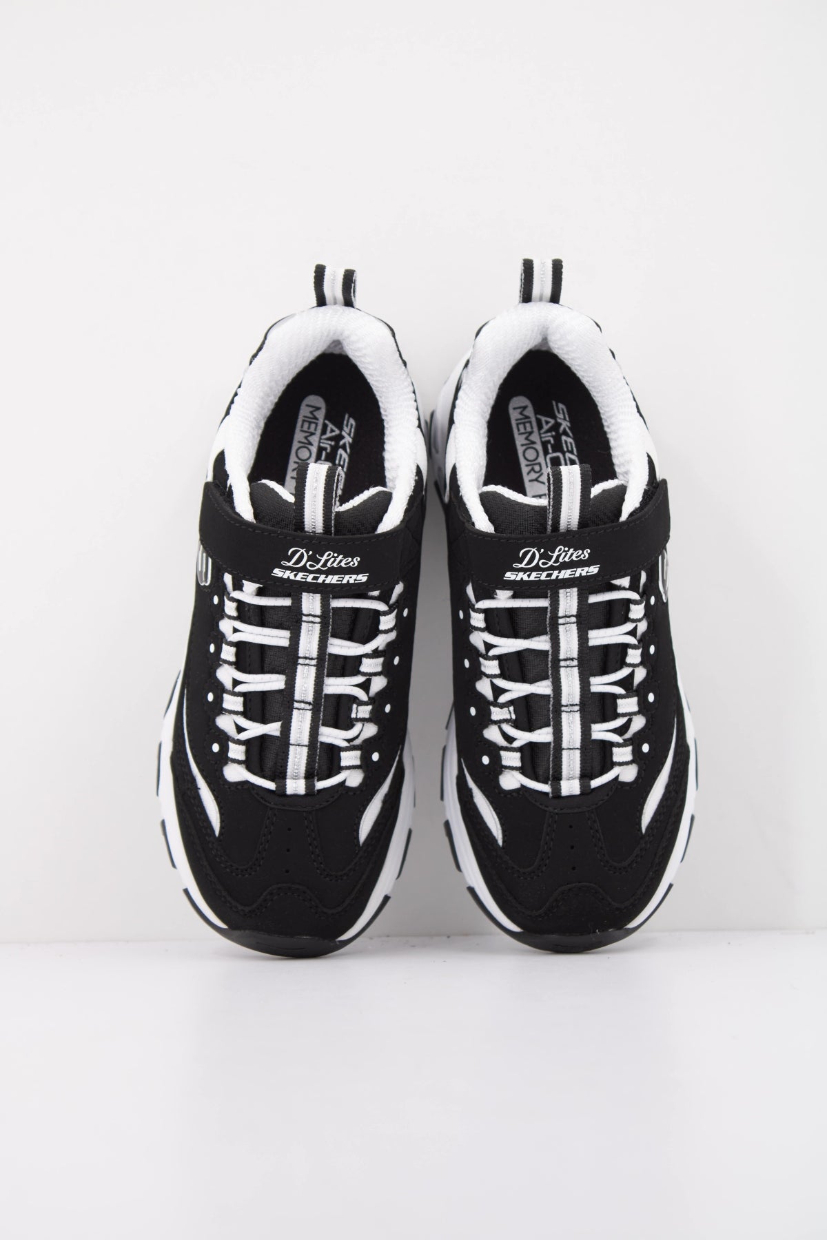 SKECHERS LS en color BKW  (3)