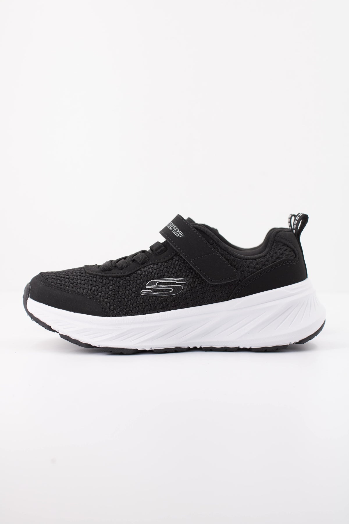 SKECHERS LS en color BLK  (1)