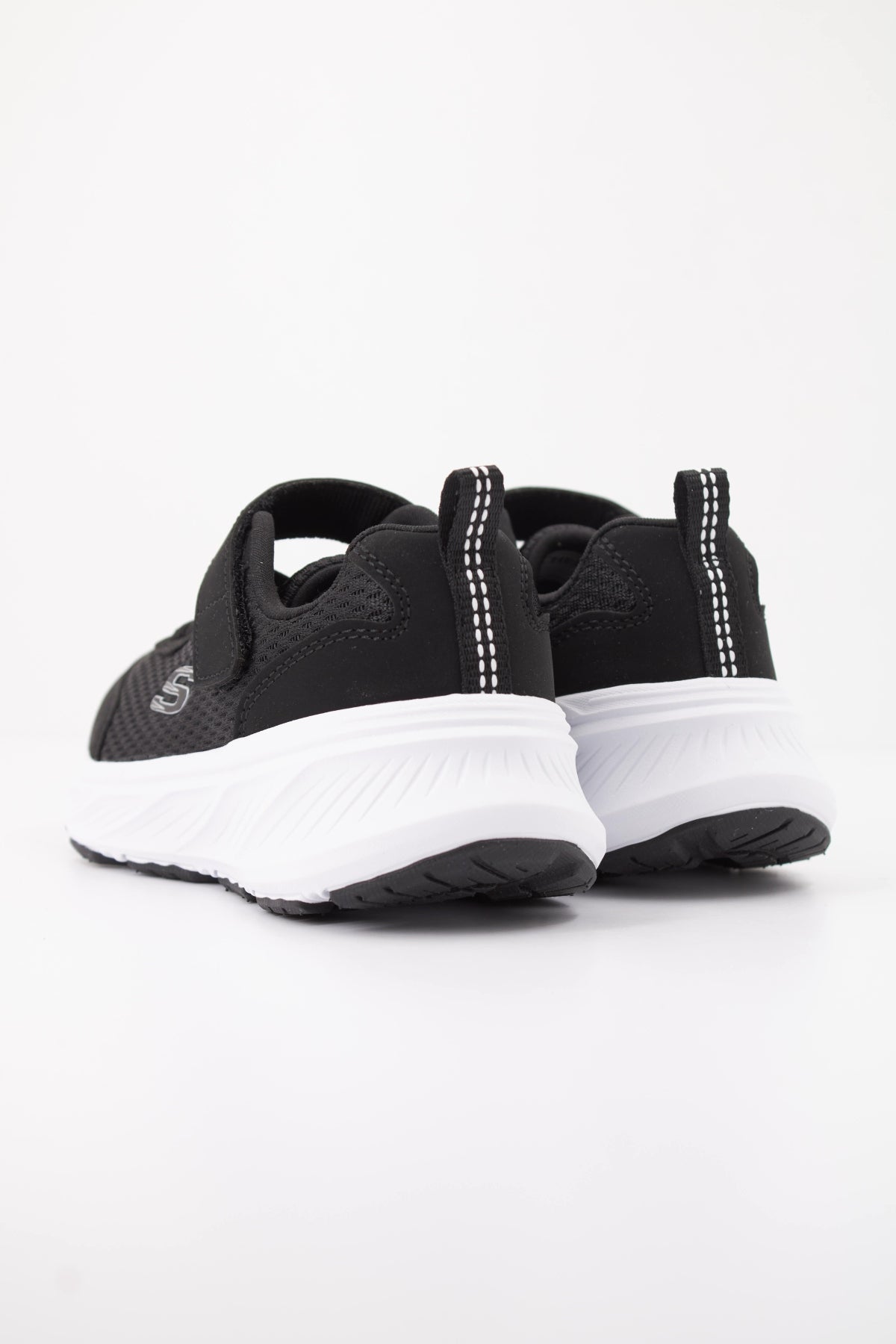 SKECHERS LS en color BLK  (4)