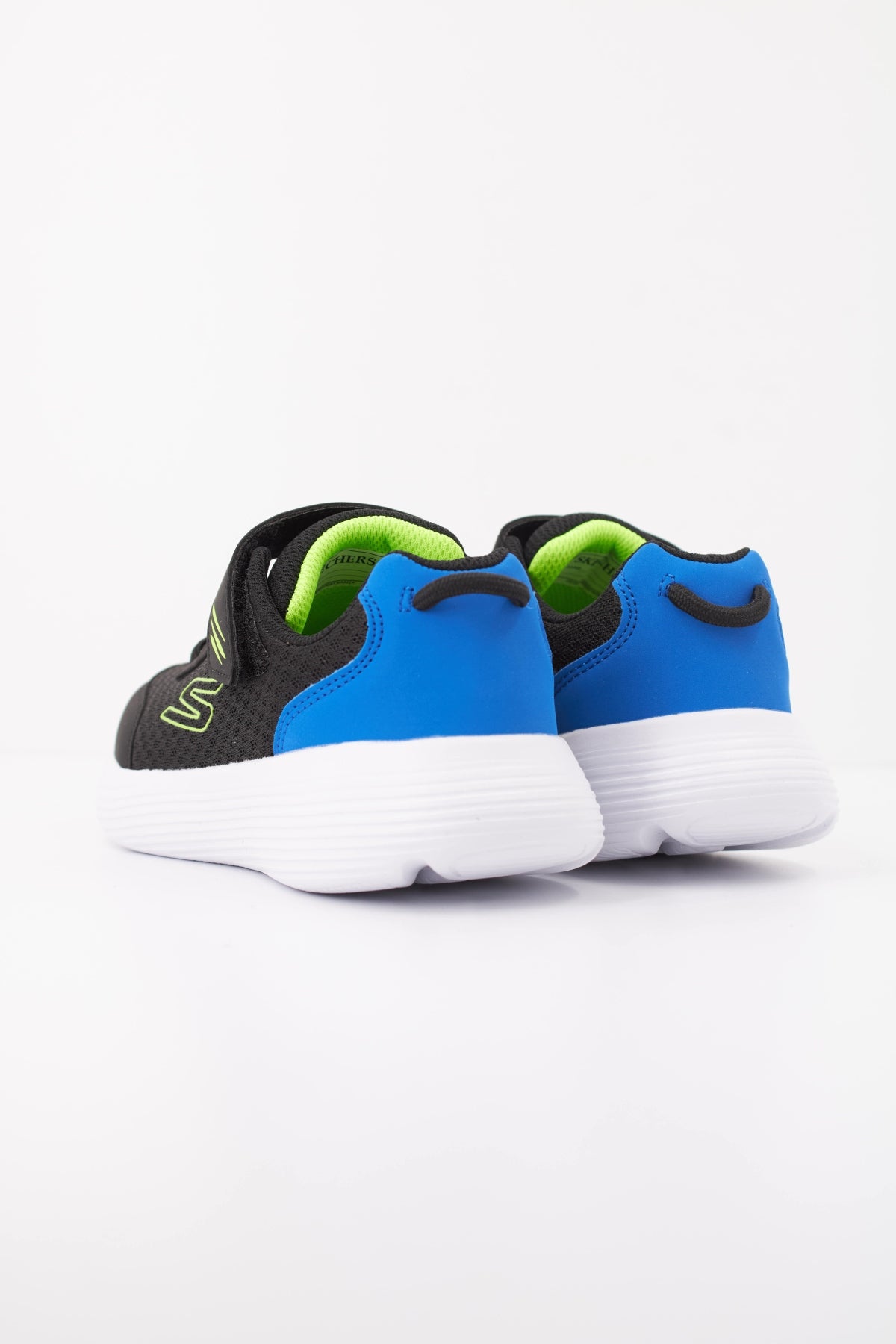 SKECHERS GO RUN  V QUANTA en color BLK  (4)