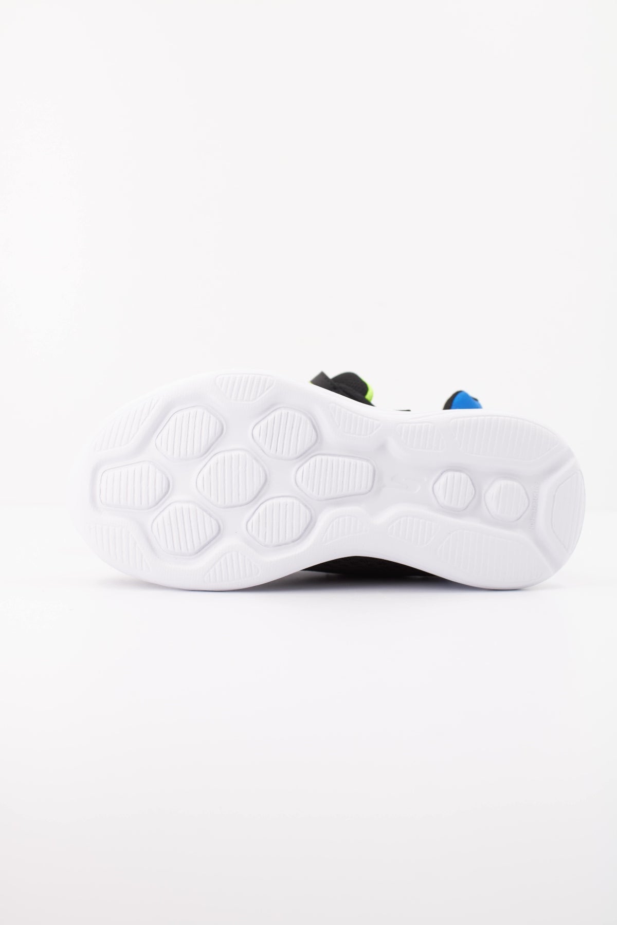 SKECHERS GO RUN  V QUANTA en color BLK  (5)