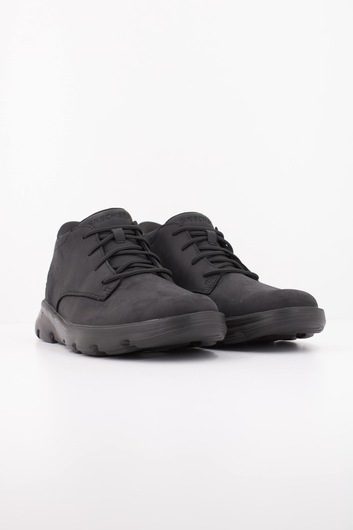 SKECHERS S ARCH FIT GAR en color BBK  (2)