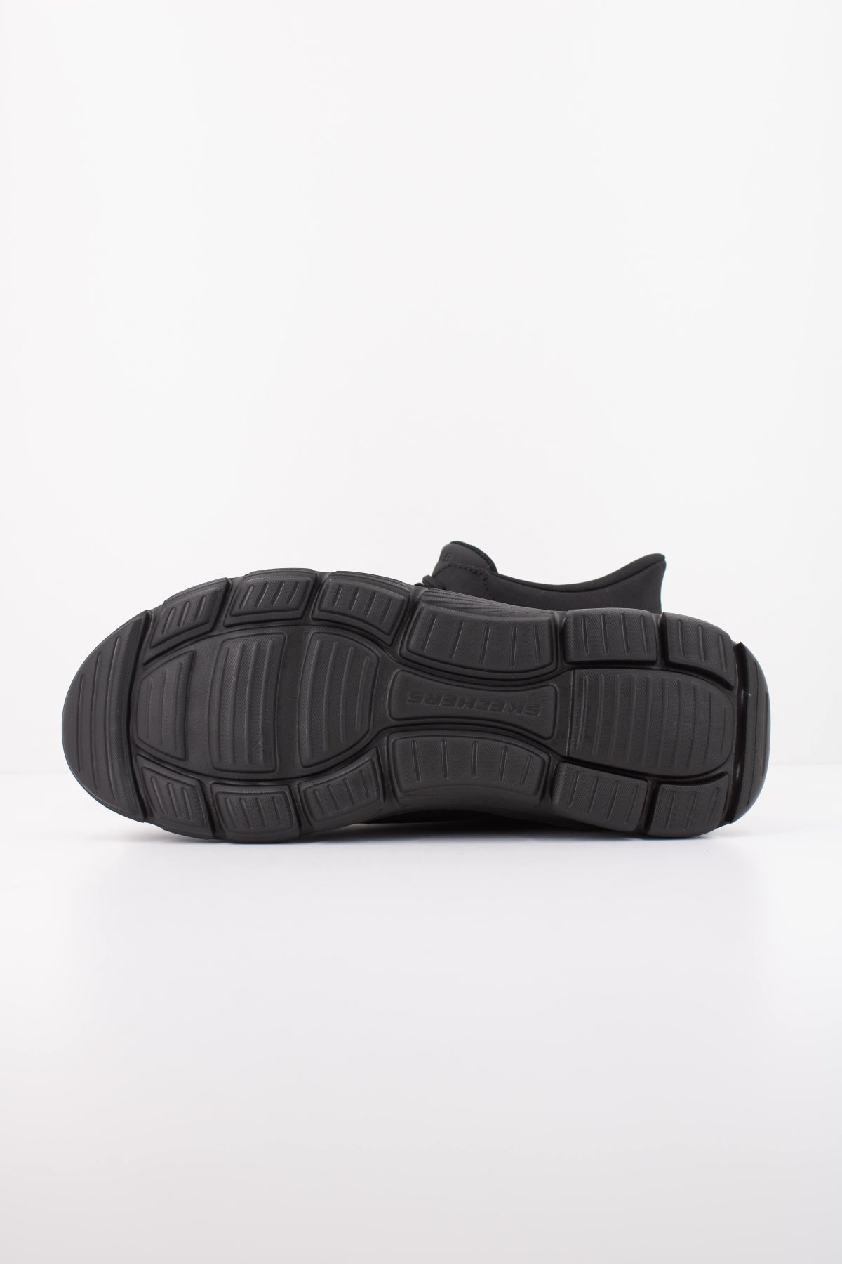SKECHERS S ARCH FIT GAR en color BBK  (5)
