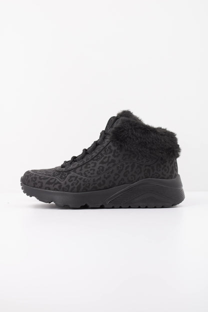 SKECHERS LS en color BBK  (1)
