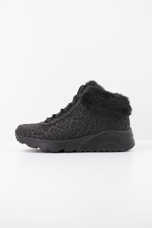 SKECHERS LS en color BBK  (1)