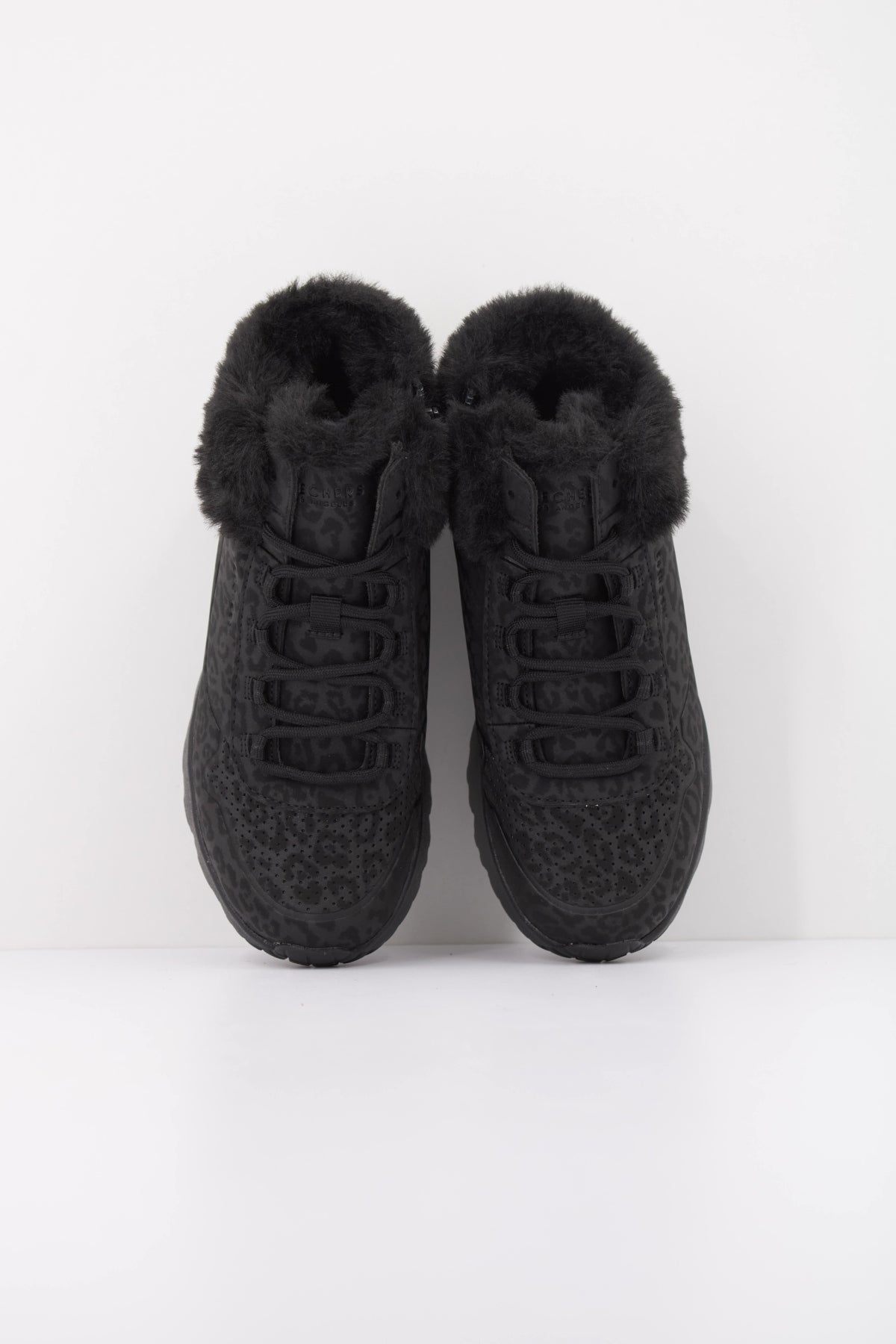 SKECHERS LS en color BBK  (3)