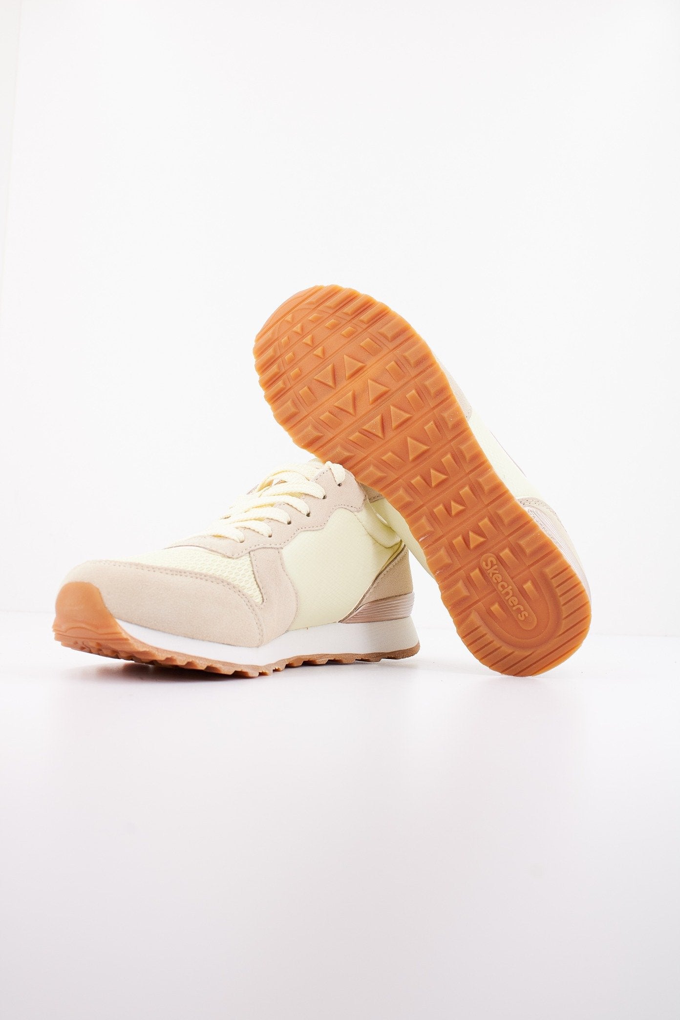 SKECHERS RETROS-OG -GOLDN G en color YEL  (4)