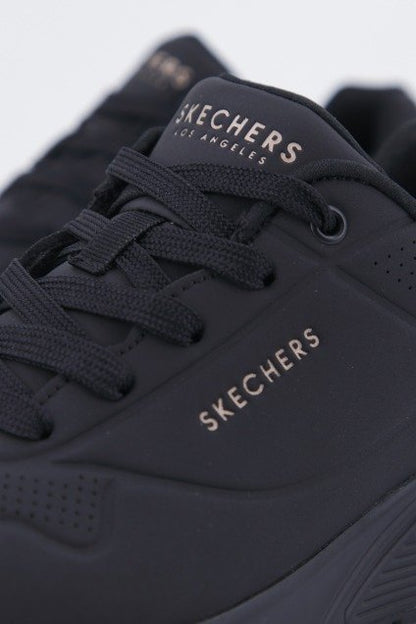 SKECHERS UNO -STAND ON AIR en color BBK  (3)