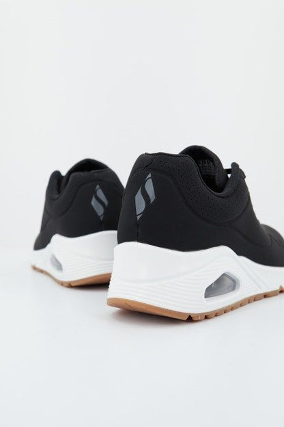 SKECHERS UNO -STAND ON AIR en color BLK  (3)