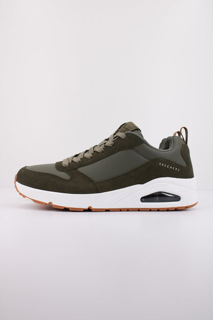 SKECHERS UNO - STACRE en color OLV  (1)