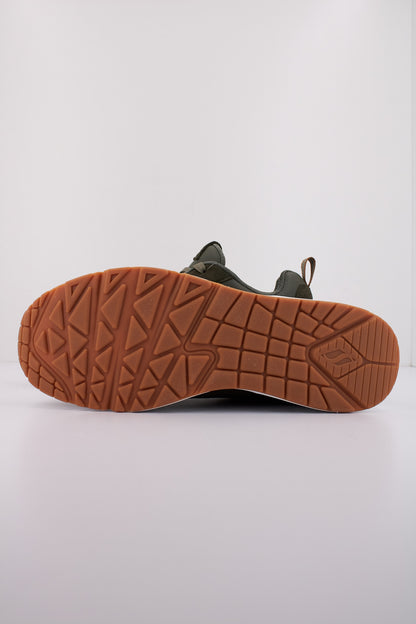 SKECHERS UNO - STACRE en color OLV  (5)